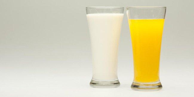 Sarapan, Lebih Sehat Minum Susu Atau Jus?